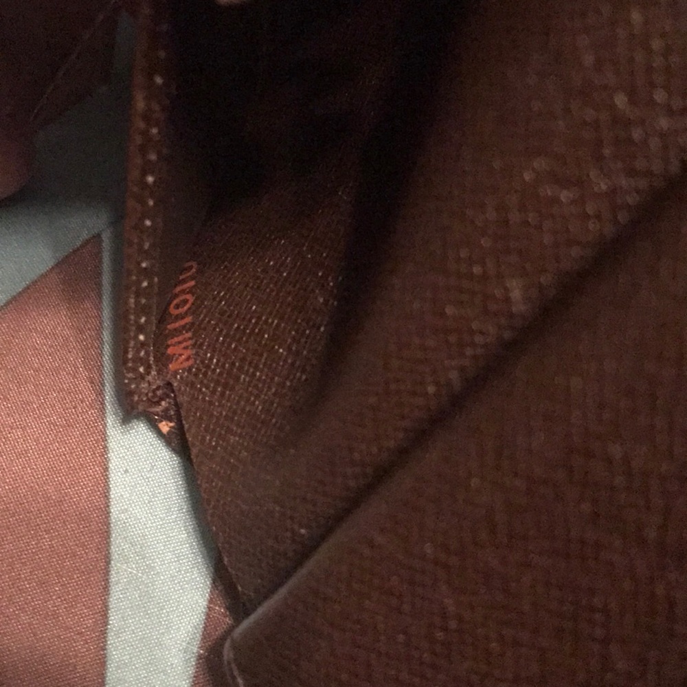 Authentic Louis Vuitton Damier Ebene Kisslock